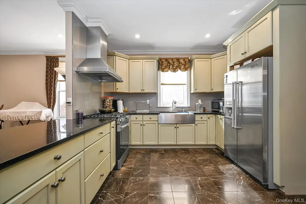 29-42 164th Street Flushing NY 11358