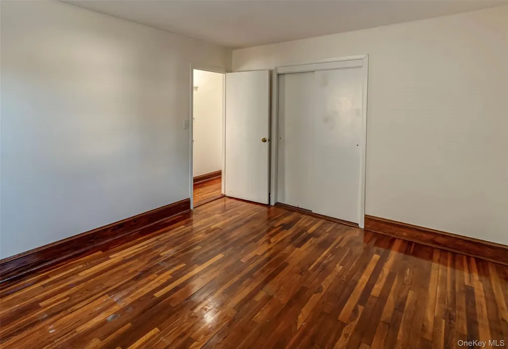 75 Miles Avenue Albertson NY 11507