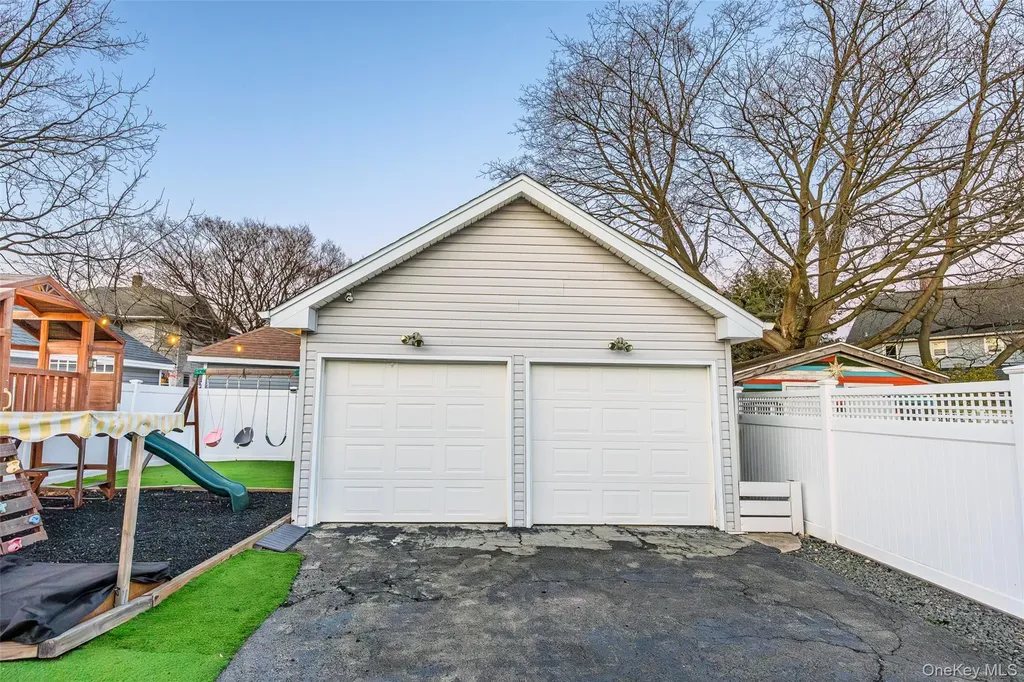 251 Forest Avenue Lynbrook NY 11563