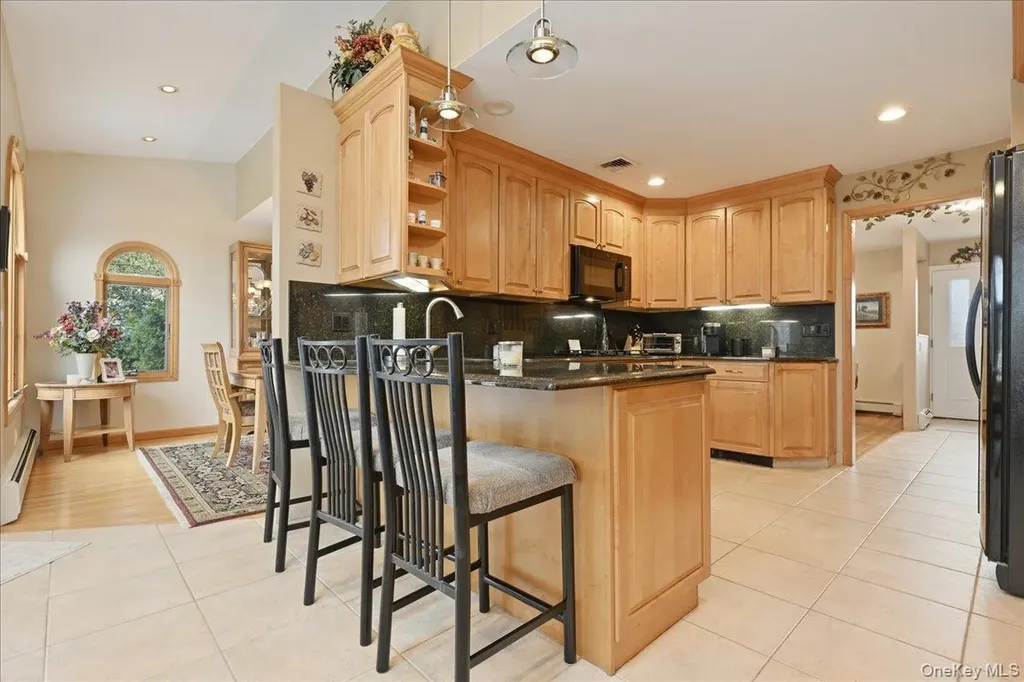 19 Keswick Lane Plainview NY 11803