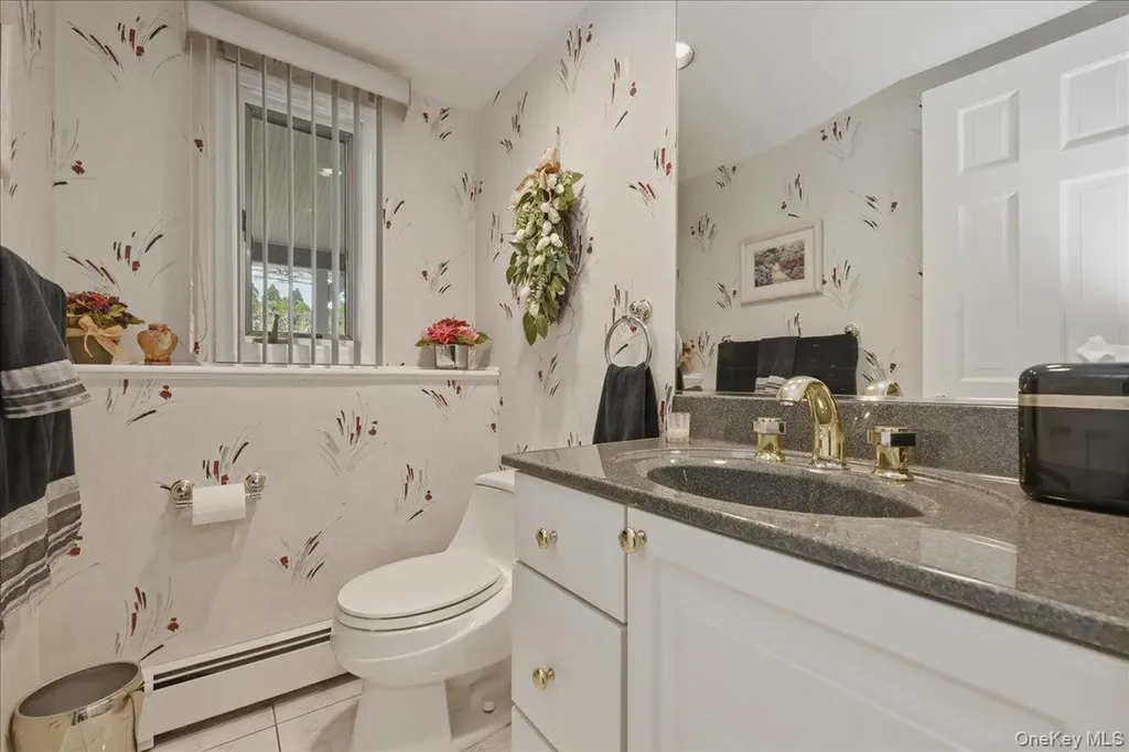 19 Keswick Lane Plainview NY 11803