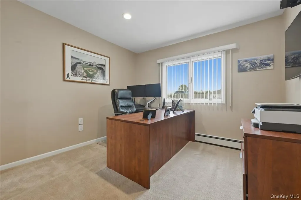 19 Keswick Lane Plainview NY 11803