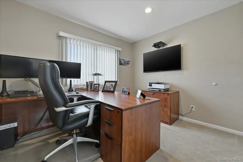 19 Keswick Lane Plainview NY 11803