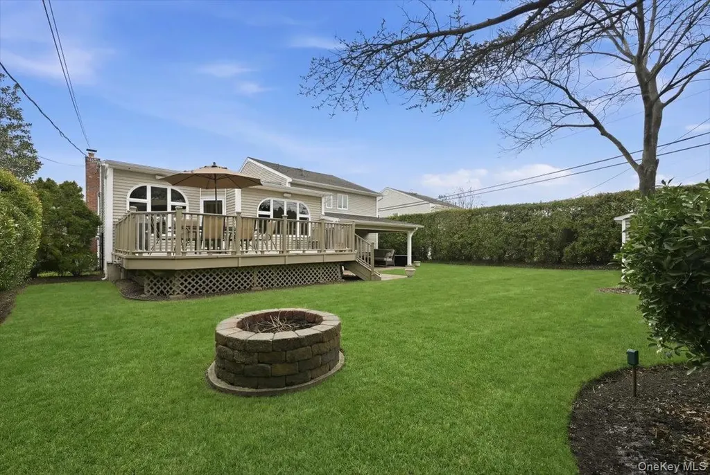 19 Keswick Lane Plainview NY 11803