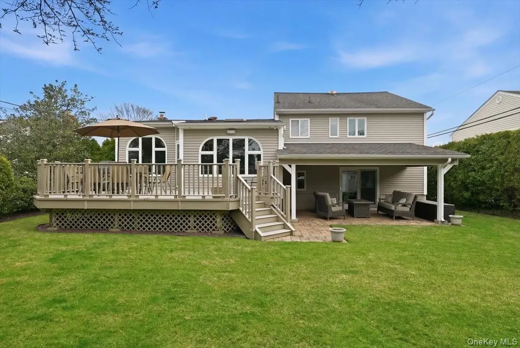 19 Keswick Lane Plainview NY 11803