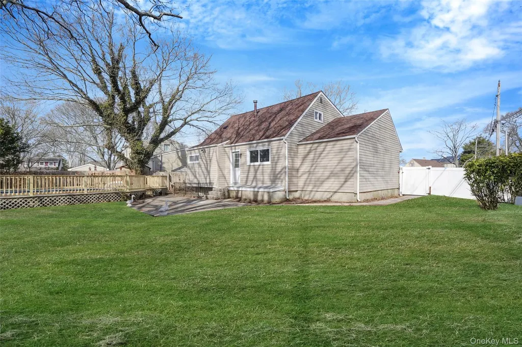 8 Elwood Road Centereach NY 11720