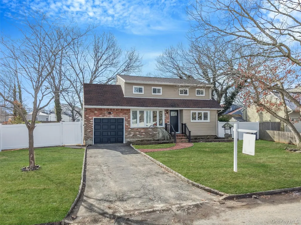 8 Elwood Road Centereach NY 11720