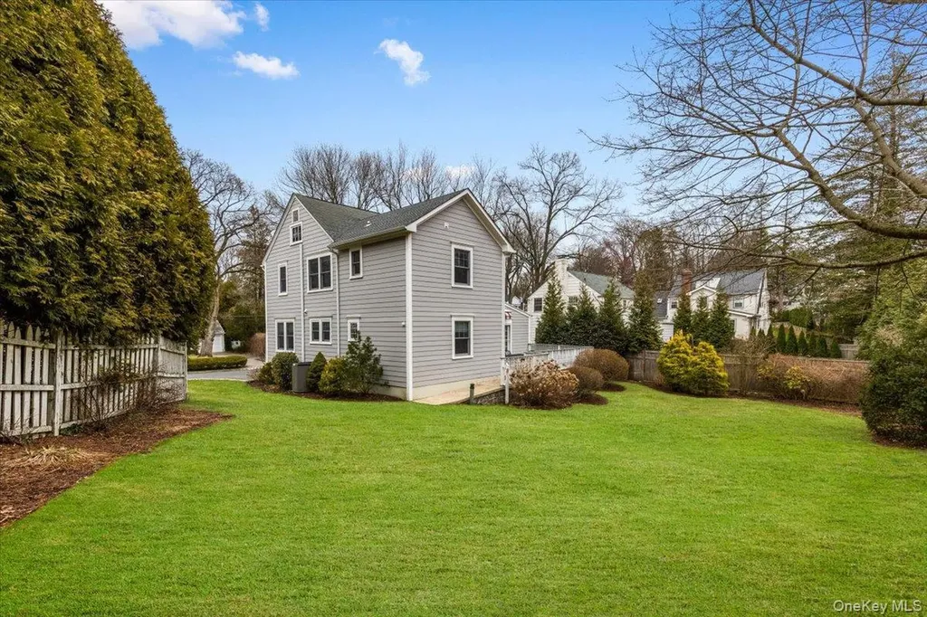12 Robin Hill Road Scarsdale NY 10583