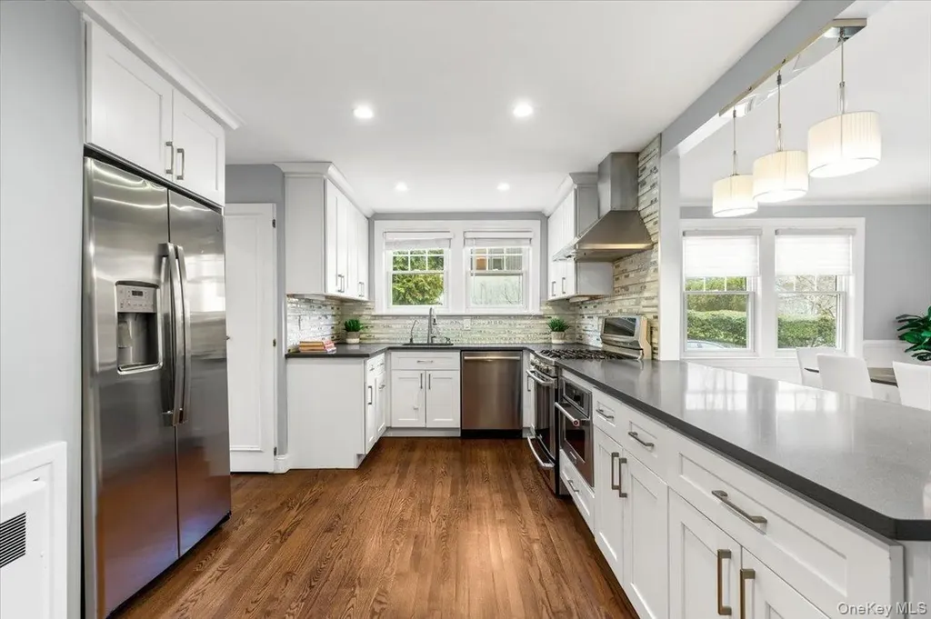 12 Robin Hill Road Scarsdale NY 10583