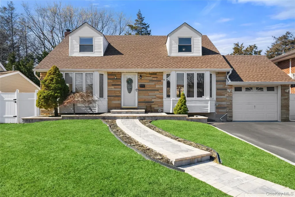 25 Leonard Road Syosset NY 11791