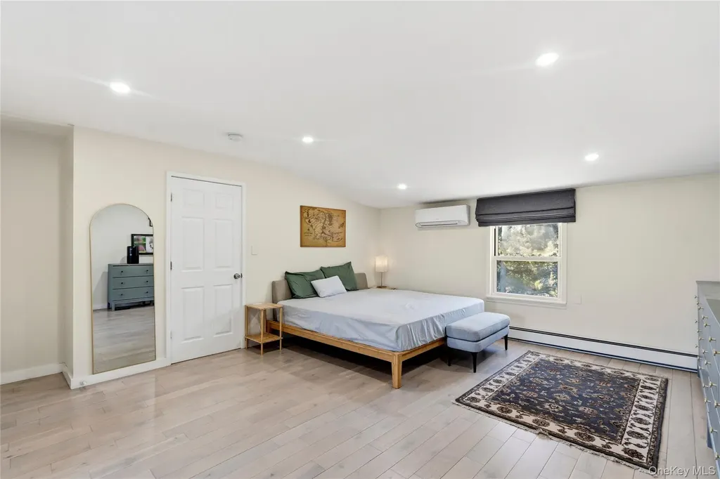 25 Leonard Road Syosset NY 11791