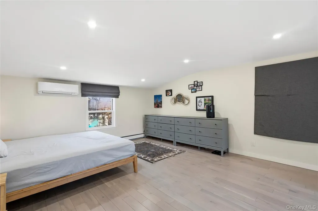 25 Leonard Road Syosset NY 11791