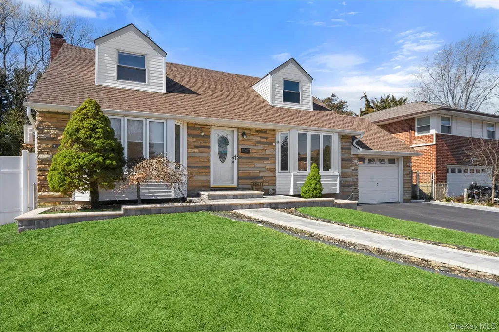 25 Leonard Road Syosset NY 11791