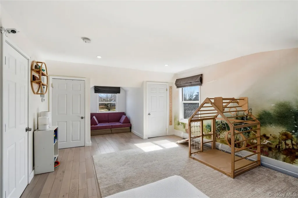25 Leonard Road Syosset NY 11791