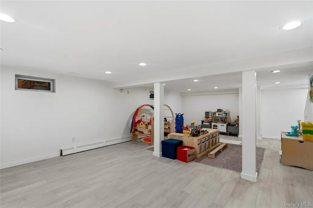 25 Leonard Road Syosset NY 11791