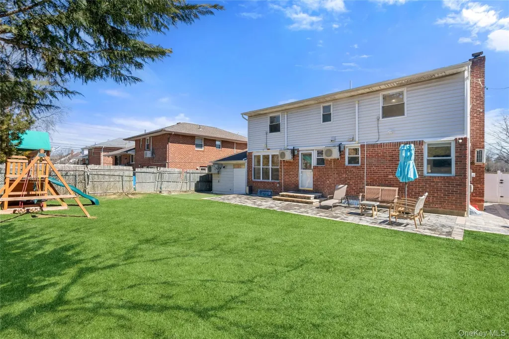 25 Leonard Road Syosset NY 11791