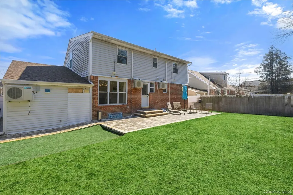 25 Leonard Road Syosset NY 11791