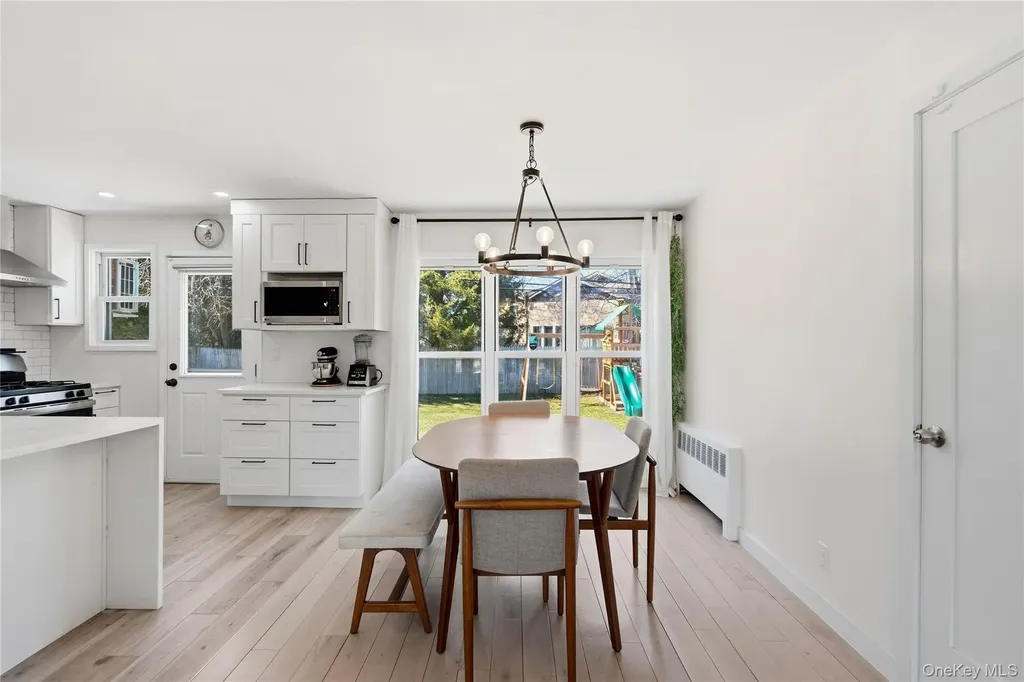 25 Leonard Road Syosset NY 11791