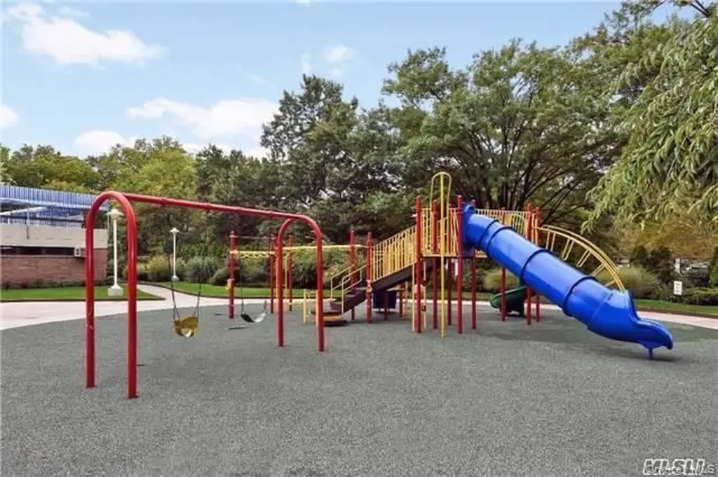 152-18 Union Turnpike Flushing NY 11367
