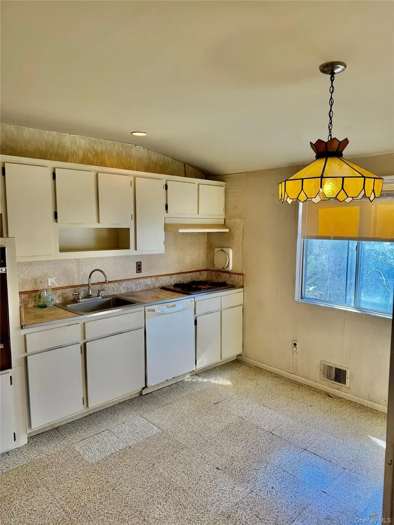 20 Catherine Drive Selden NY 11784