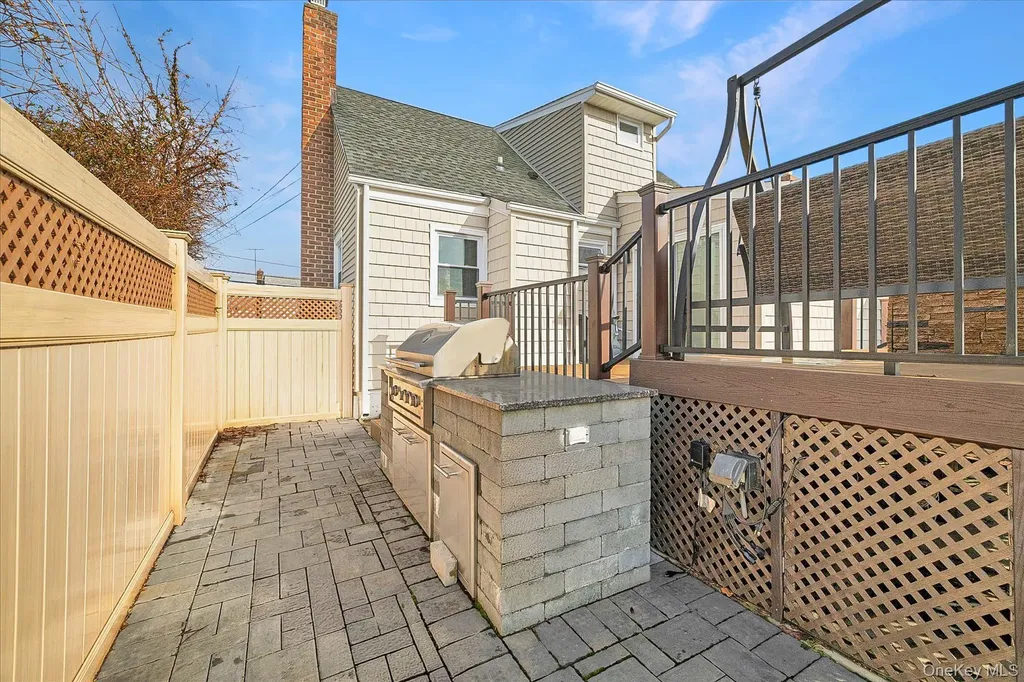 2374 Fish Avenue North Bellmore NY 11710