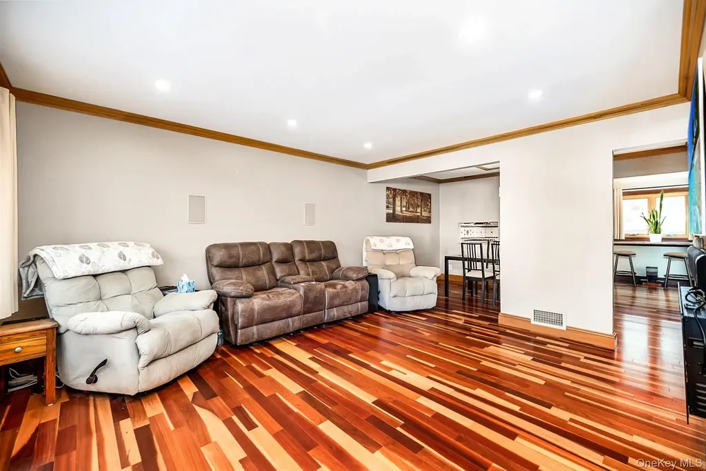 2374 Fish Avenue North Bellmore NY 11710