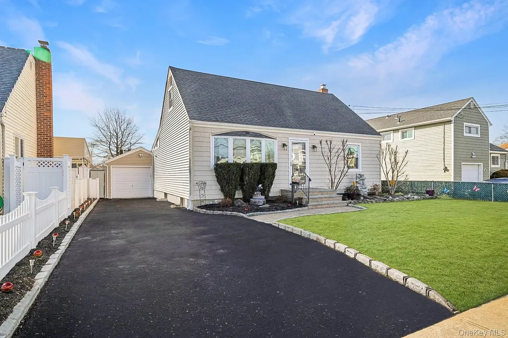 2374 Fish Avenue North Bellmore NY 11710