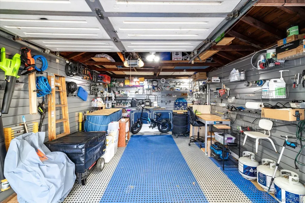 2374 Fish Avenue North Bellmore NY 11710