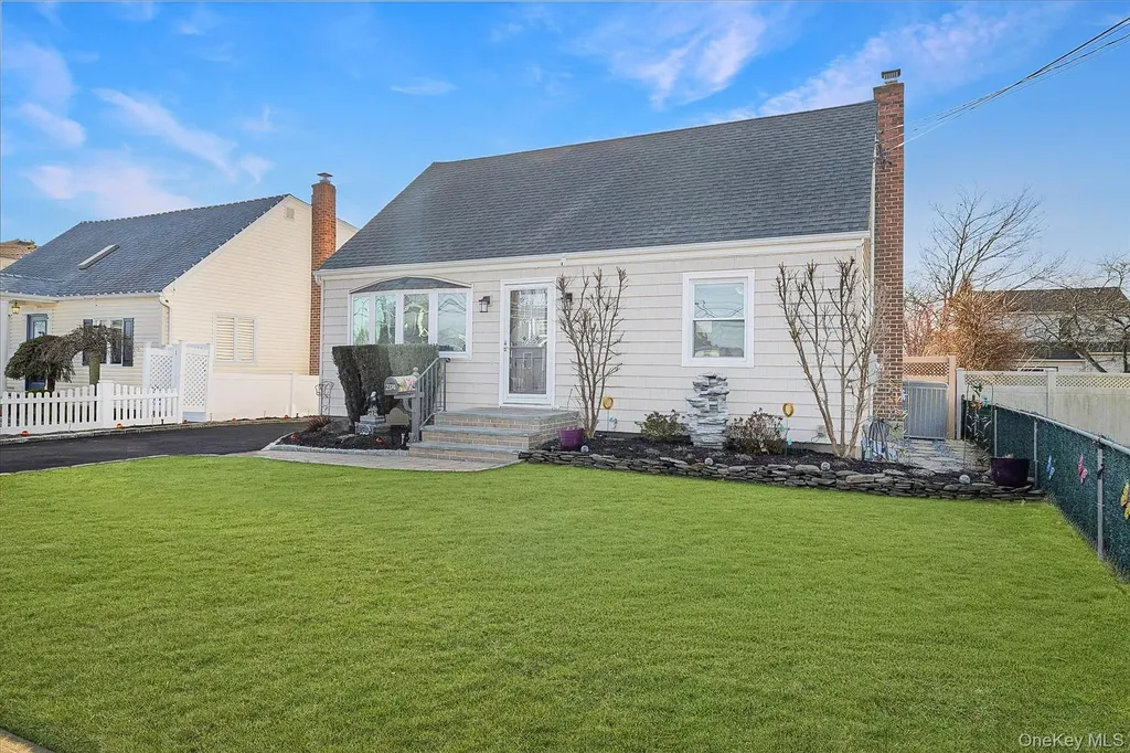 2374 Fish Avenue North Bellmore NY 11710