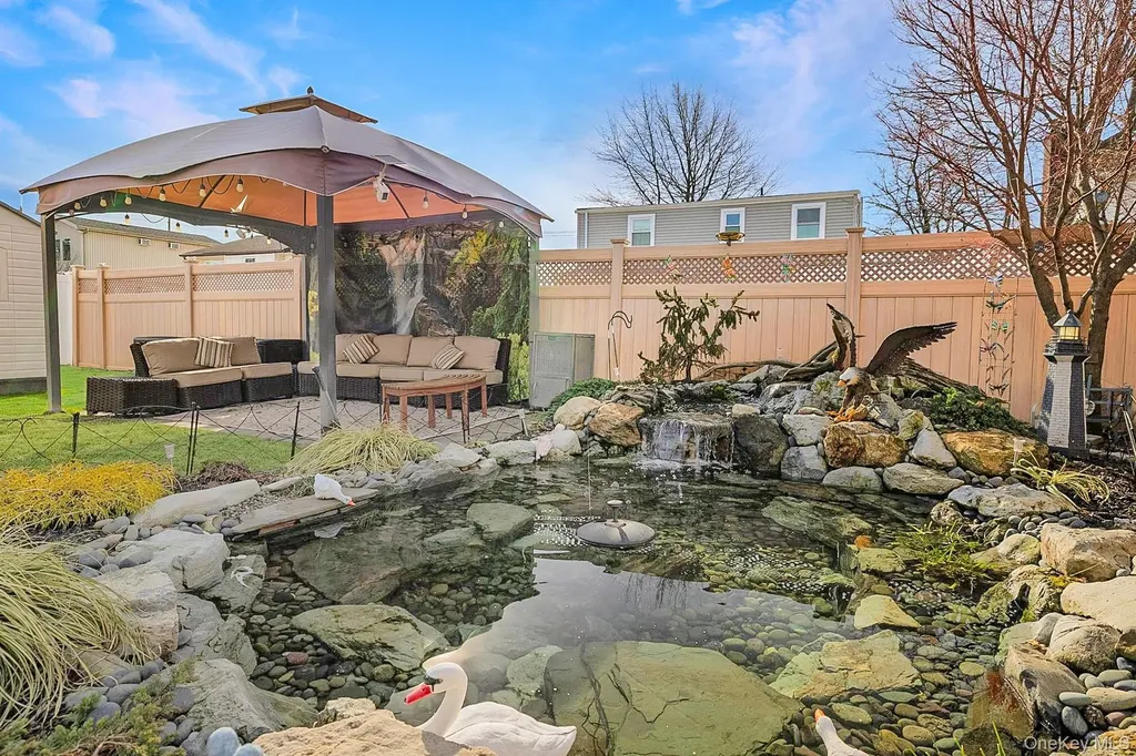 2374 Fish Avenue North Bellmore NY 11710