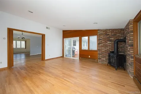 137 Simone Drive Poughkeepsie NY 12603