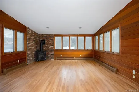 137 Simone Drive Poughkeepsie NY 12603