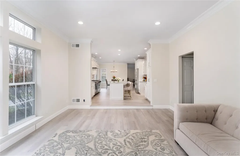 7 Framingham Lane Shoreham NY 11786