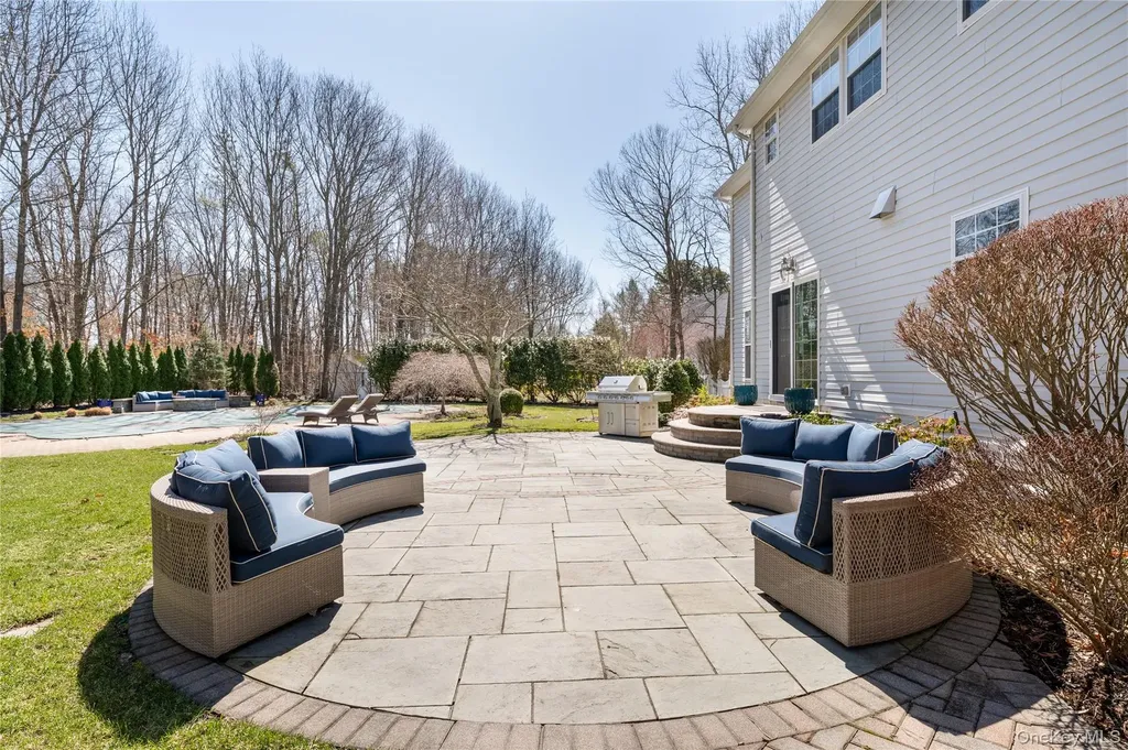 7 Framingham Lane Shoreham NY 11786