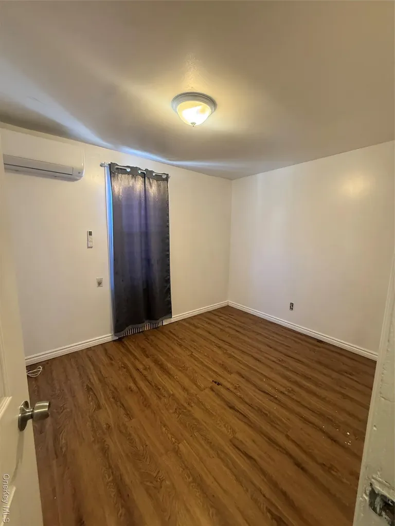 849 E 221st Street Bronx NY 10467