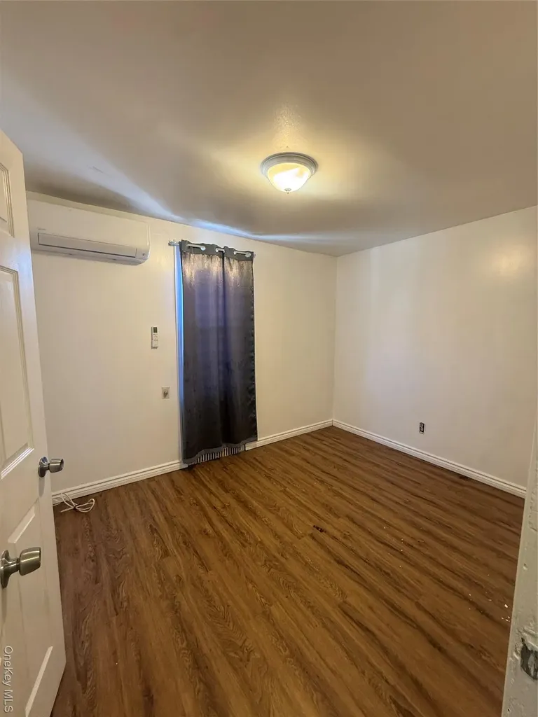 849 E 221st Street Bronx NY 10467