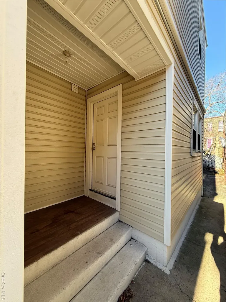 849 E 221st Street Bronx NY 10467