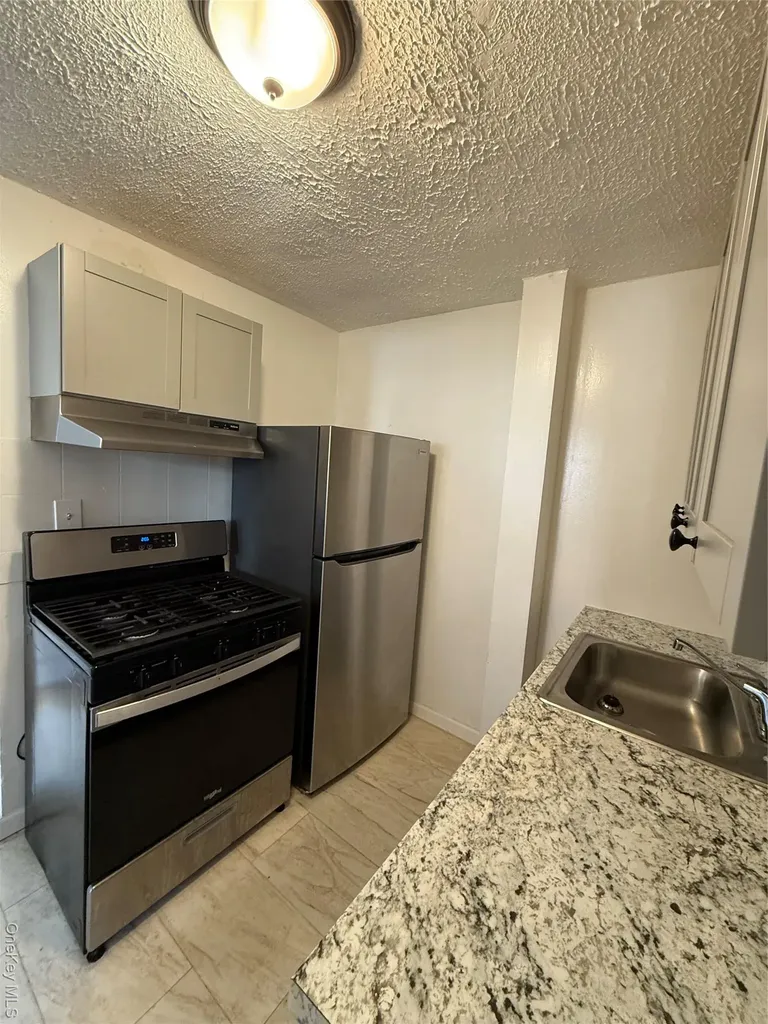 849 E 221st Street Bronx NY 10467