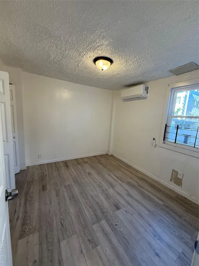 849 E 221st Street Bronx NY 10467