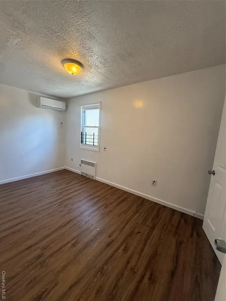 849 E 221st Street Bronx NY 10467