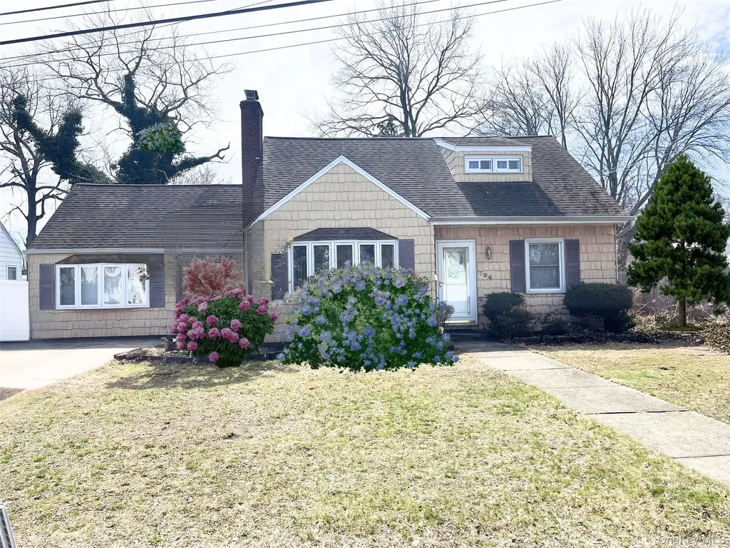 104 Vesper Court Babylon NY 11702