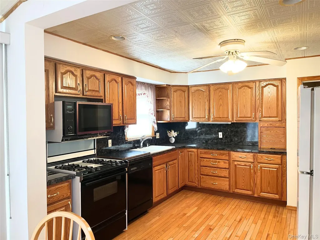 104 Vesper Court Babylon NY 11702