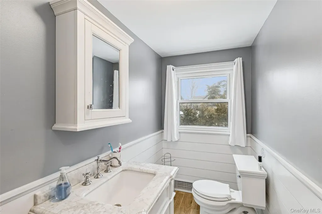 80 Louse Point East Hampton NY 11937
