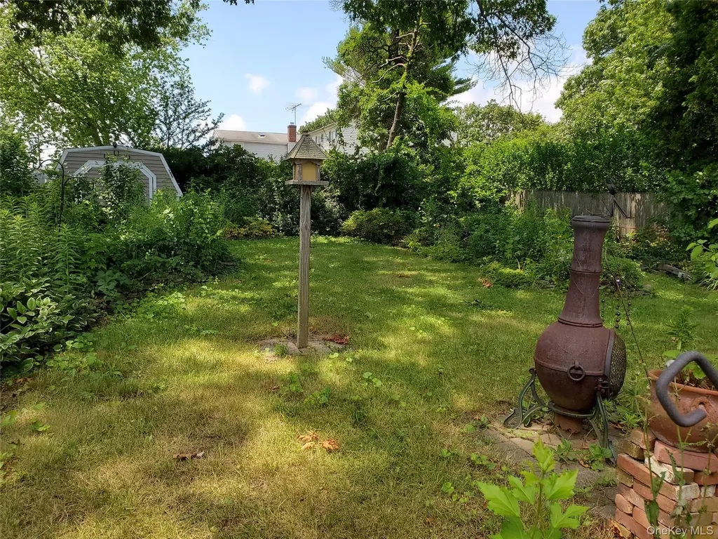 30 Jervis Avenue Copiague NY 11726