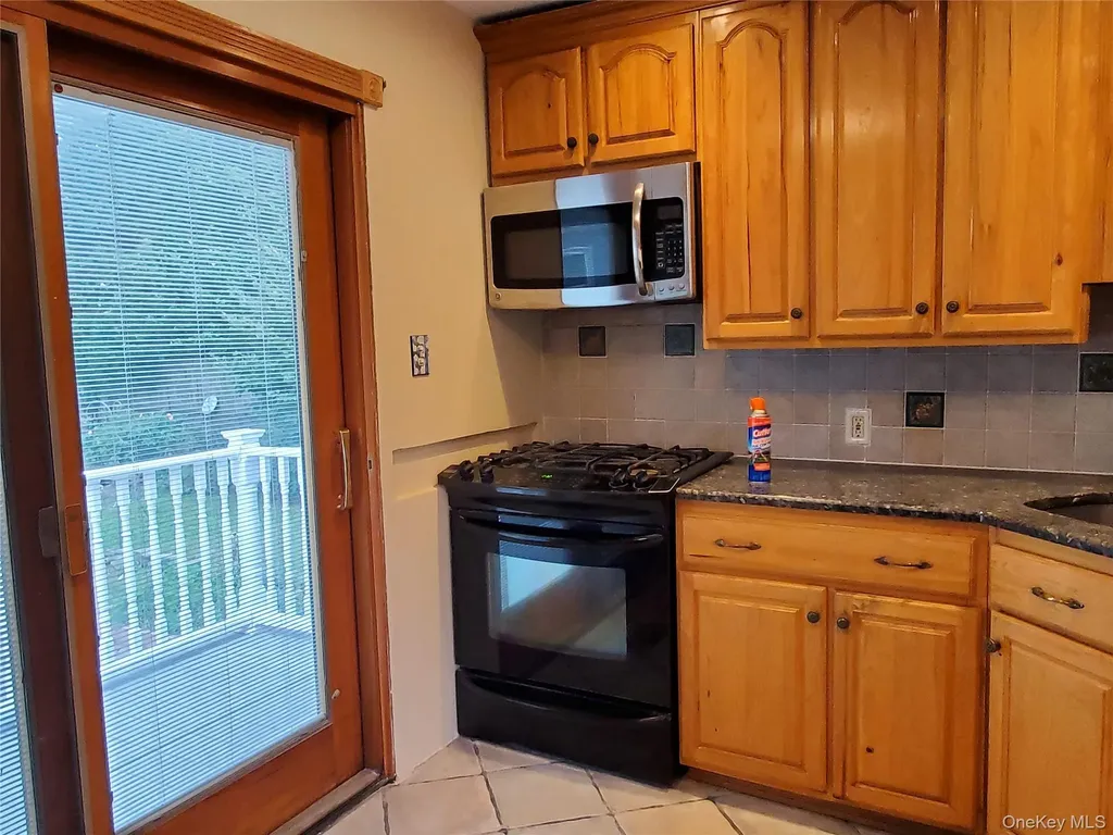 30 Jervis Avenue Copiague NY 11726