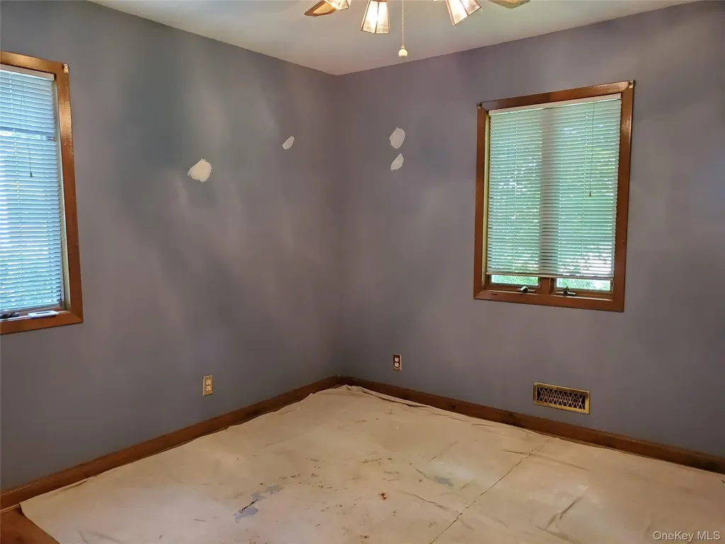 30 Jervis Avenue Copiague NY 11726