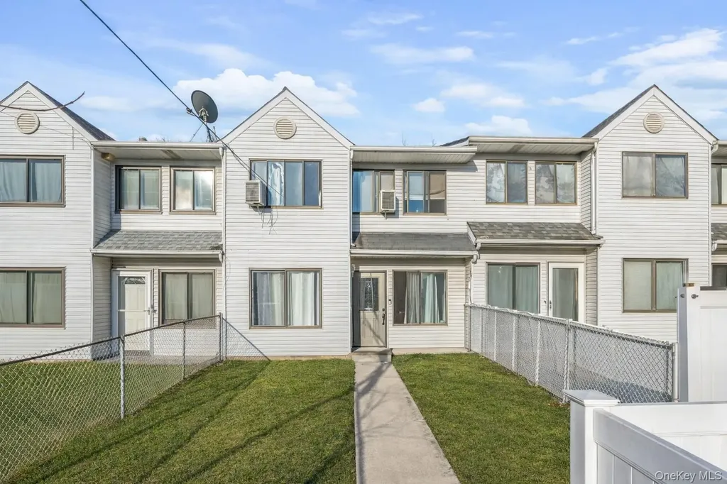 Staten Island NY, 327A Mersereau Avenue