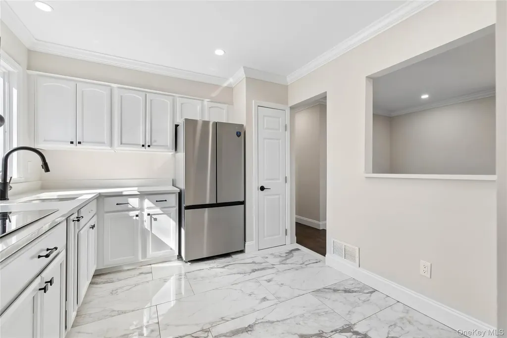 236 Vermont Avenue Bay Shore NY 11706