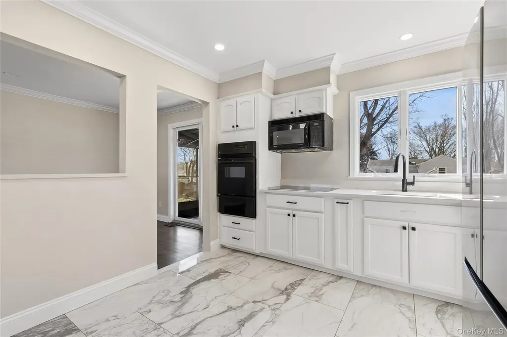 236 Vermont Avenue Bay Shore NY 11706
