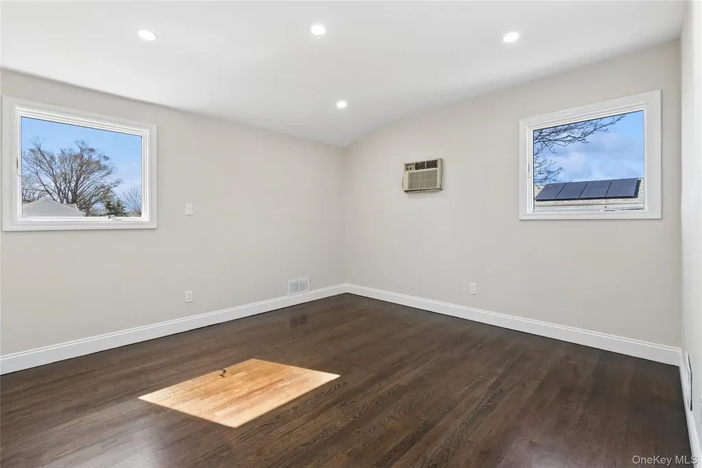 236 Vermont Avenue Bay Shore NY 11706
